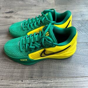 Nike Sabrina Oregon Ducks basketball shoes